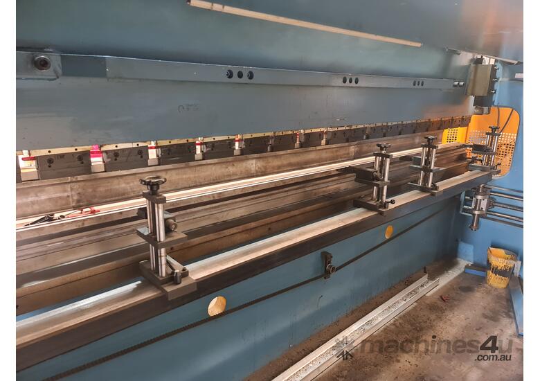 Used 2017 steelmaster Pressbrake and Guillotine CNC Press Brakes in