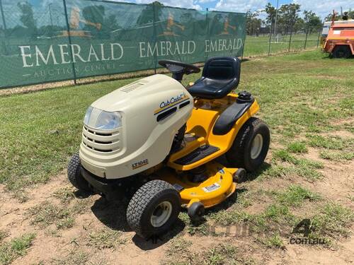 CLUB CADET LT1042 RIDE-ON LAWN MOWER