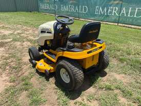 CLUB CADET LT1042 RIDE-ON LAWN MOWER - picture0' - Click to enlarge