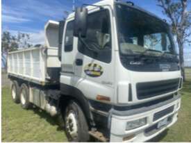 Used Immaculate 2005 ISUZU Giga Tipper - picture0' - Click to enlarge
