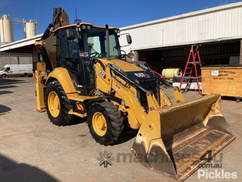 2020 CAT 432 Backhoe/ Loader