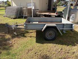 1983 Unknown Box Trailer - picture2' - Click to enlarge