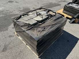4.5 Pallets of Grey Pavers - picture0' - Click to enlarge