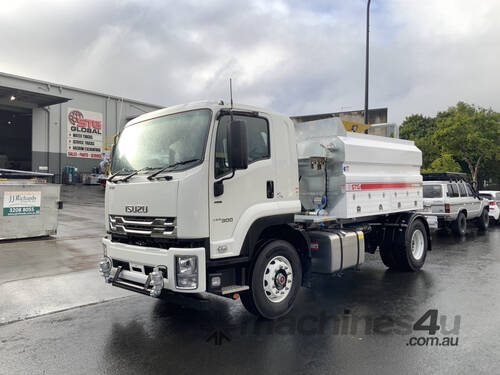 Isuzu FVD 165-260 Water truck Truck