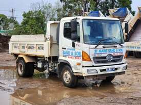 2013 Hino FC 500 1022 Tipper - picture0' - Click to enlarge