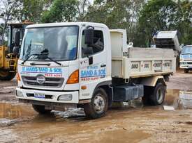 2013 Hino FC 500 1022 Tipper - picture1' - Click to enlarge