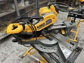 DeWalt DHS780-XE Cordless Mitre Saw - picture0' - Click to enlarge