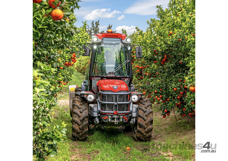 caption 8900 TR Isodiametric Tractor - 74.2hp Kubota 4cyl Turbo Engine, Continuously Variable Transmission