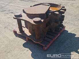 QRB Compaction Wheel to suit 30-40T Excavator,520mm Centres 90mm Pins  - picture1' - Click to enlarge