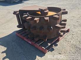 QRB Compaction Wheel to suit 30-40T Excavator,520mm Centres 90mm Pins  - picture2' - Click to enlarge