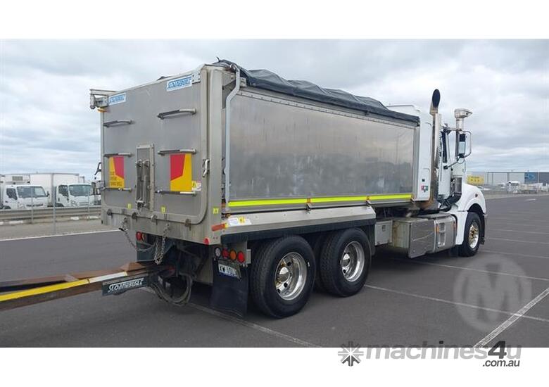 caption Mack Clxt Superliner