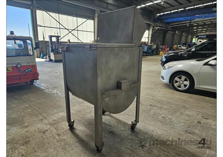 caption Paddle Animal Feed Mixer Machine