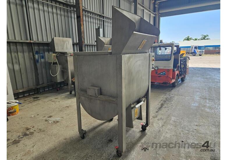 caption Paddle Animal Feed Mixer Machine