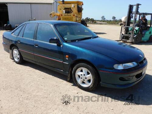 caption 1995 VS Commodore Sedan 5spd Manual,