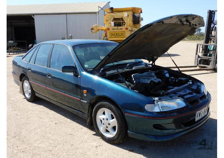 caption 1995 VS Commodore Sedan 5spd Manual,