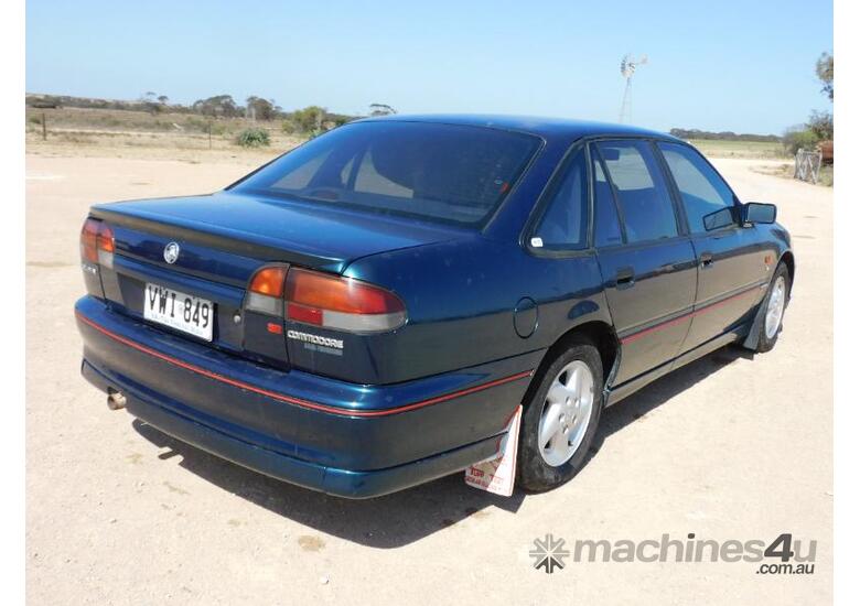 caption 1995 VS Commodore Sedan 5spd Manual,