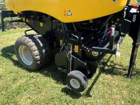 NEW HOLLAND ROLL BELT 150 ROUND BALER - picture0' - Click to enlarge