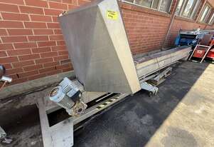 stainless feeder conveyor elevator 1100x1100 hopper 200mm wide cleated belt x 5m