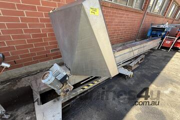 stainless feeder conveyor elevator 1100x1100 hopper 200mm wide cleated belt x 5m