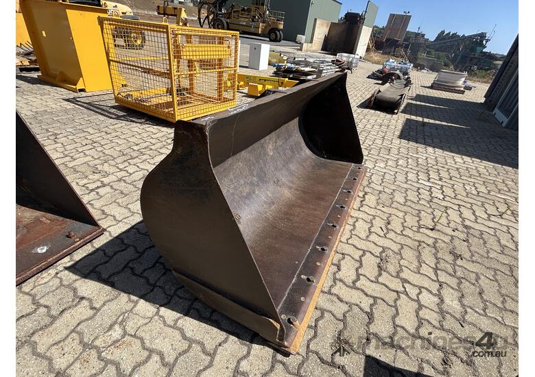 caption Bucket Fits JCB-527 Telehandler