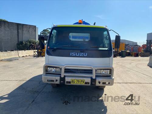 2005 Isuzu Nqr450 Medium 