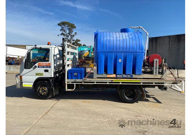 caption 2005 Isuzu Nqr450 Medium