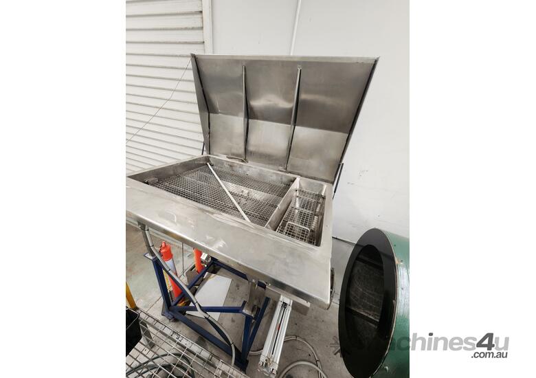 caption Floveyor Industrial Hopper Feeder (REDUCED)