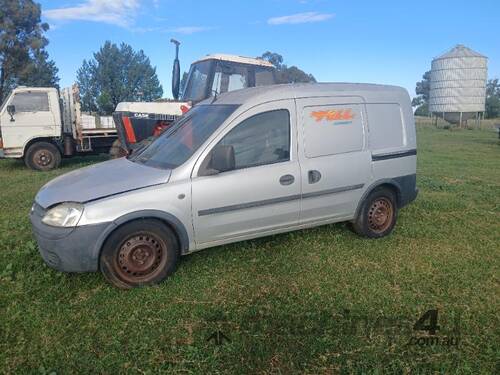 caption HOLDEN COMBO VAN