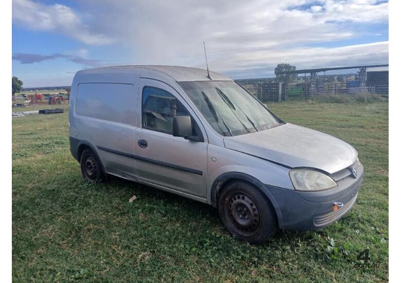 caption HOLDEN COMBO VAN