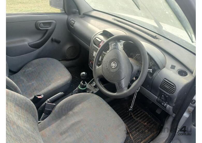 caption HOLDEN COMBO VAN