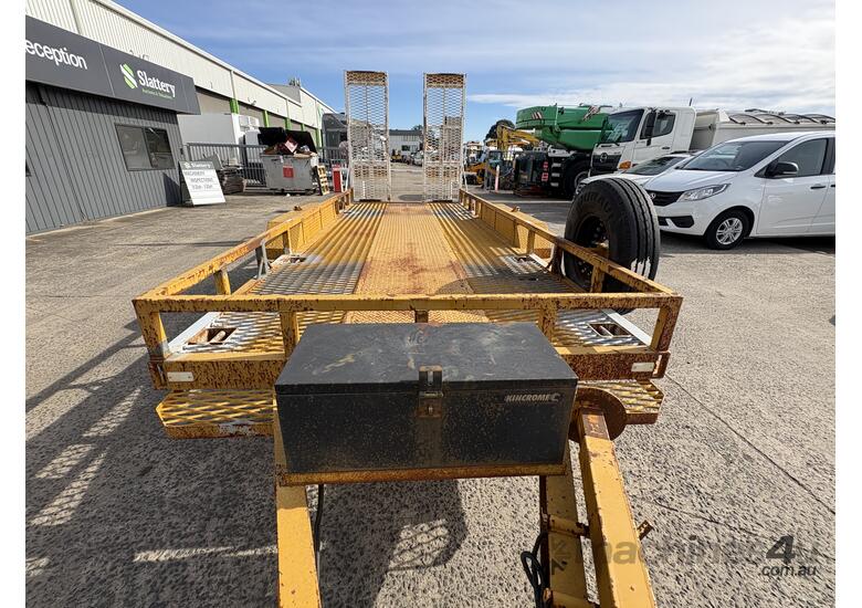 caption 2006 Cowan Welding Dual Axle Plant Trailer