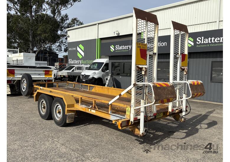 caption 2006 Cowan Welding Dual Axle Plant Trailer