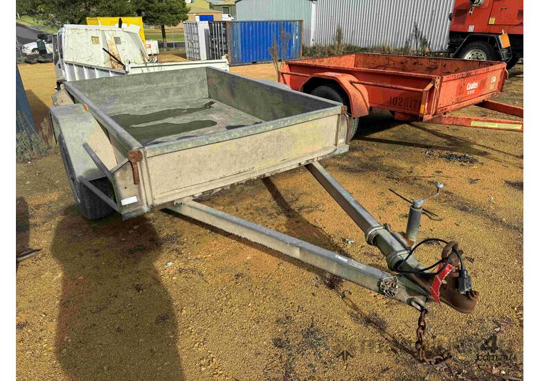 caption 2001 Towpax Box Trailer