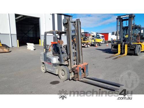caption Nissan PL02A25U