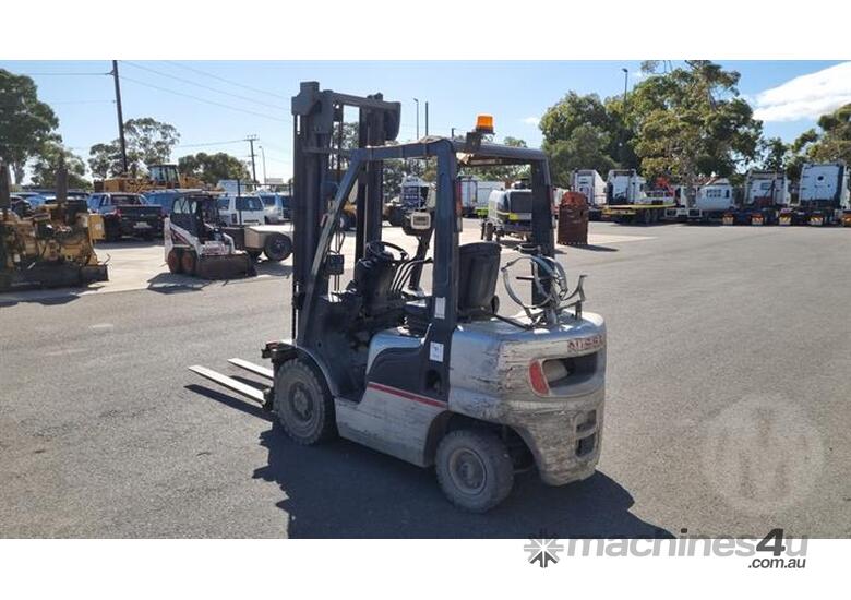caption Nissan PL02A25U