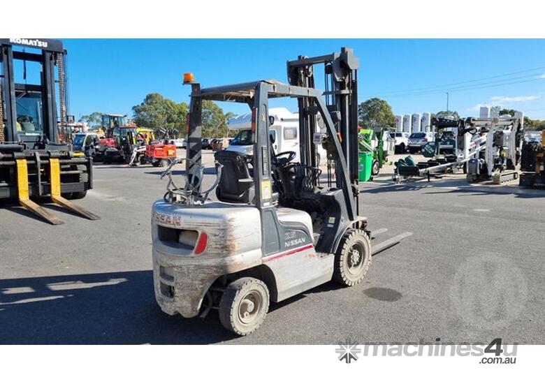 caption Nissan PL02A25U