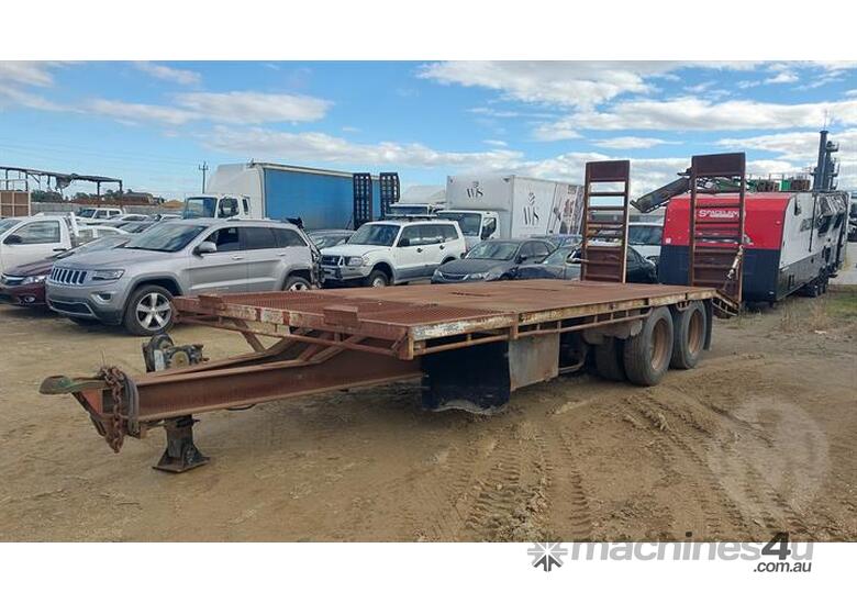 caption Custom Machinery