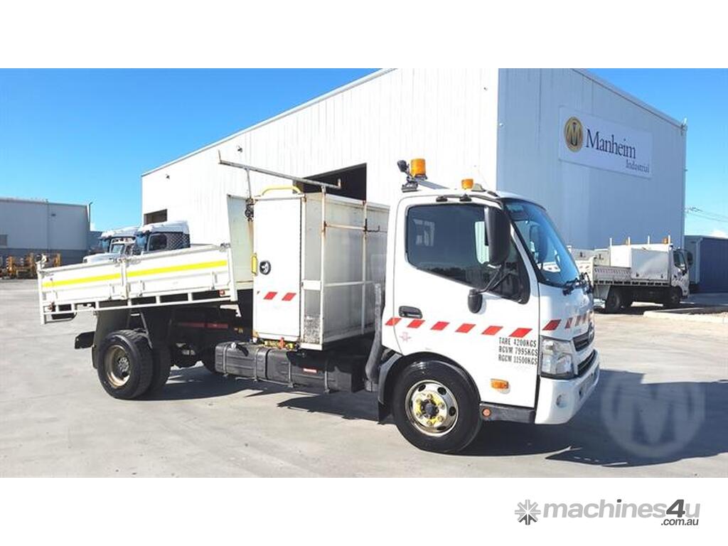 Buy Used Hino 300 SERIES Trucks (1138663) - Listed on Machines4u