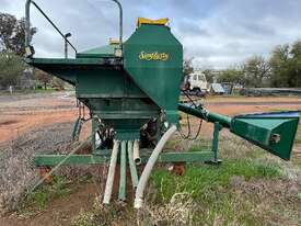 Simplicity 4000 PM2 Air Seeder Box - picture0' - Click to enlarge