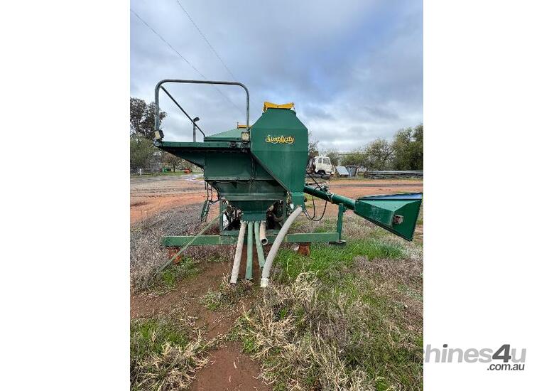 caption Simplicity 4000 PM2 Air Seeder Box