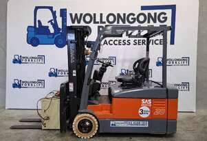 Wollongong Forklift: 2007 Toyota 2T, Electric, 3-Stage Container Mast, 4.3m Lift!