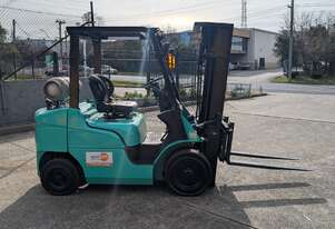 MITSUBISHI 2500 Kg | 4.7m | Side Shift