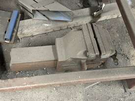 Steel Frame Workbench Includes Scrap Metal And Vice - picture0' - Click to enlarge