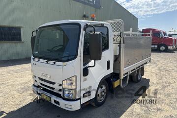 2016 Isuzu NLR45-150 4x2 Service Truck