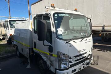 2021 Isuzu NLR 45-150 Service Body