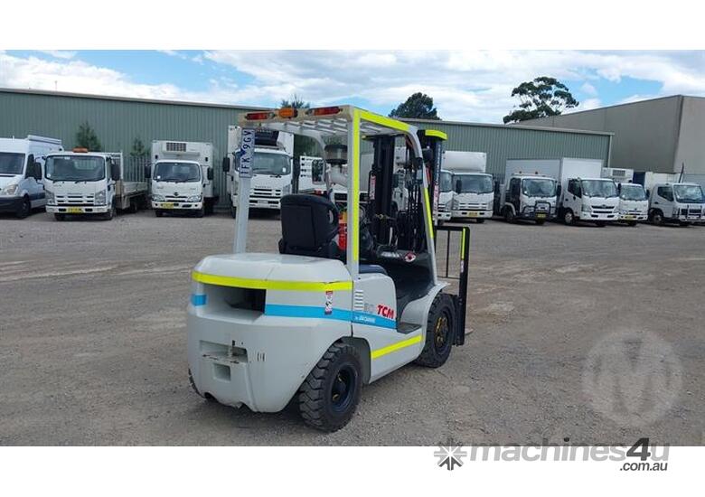 TCM FD30T4C Forklift
