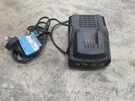 2x Single Tool Battery Fast Chargers with 1x Battery - picture1' - Click to enlarge