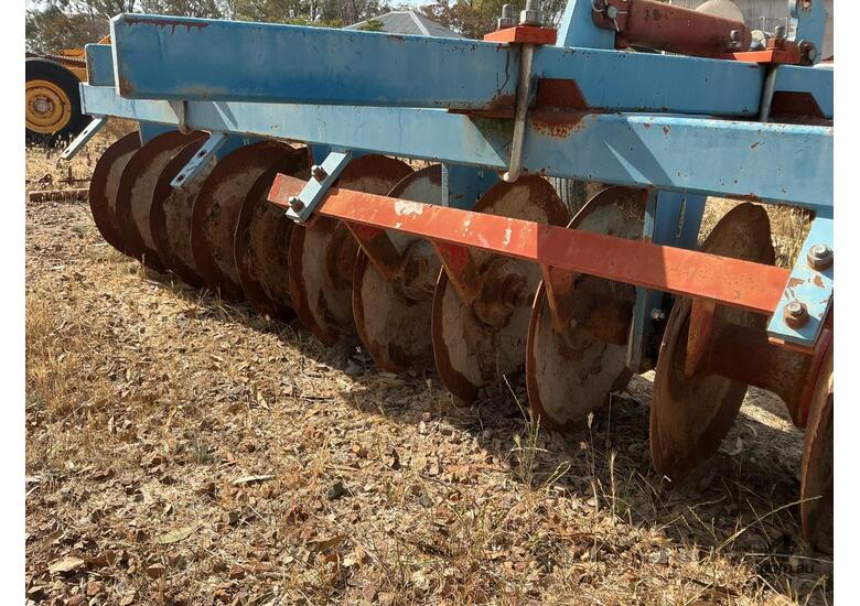 RM80 Offset Disc Plow