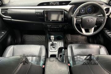 Toyota 2016   Hilux SR5 Diesel