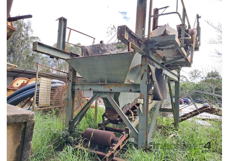 Vibratory Screen, Approx. 16ft x 8ft